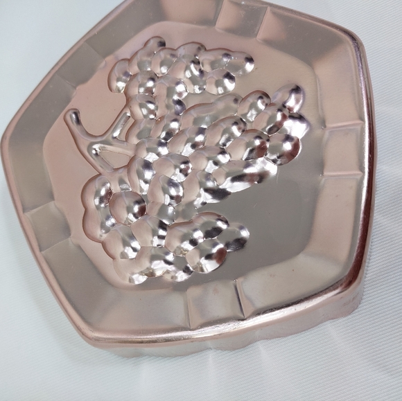 Vintage West Bend Copper Grapes Wall Decor - Picture 3 of 6